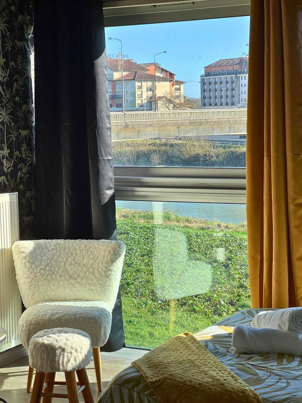 Апартаменты Majestic - Wifi - Parking - Vue Дакс Экстерьер фото